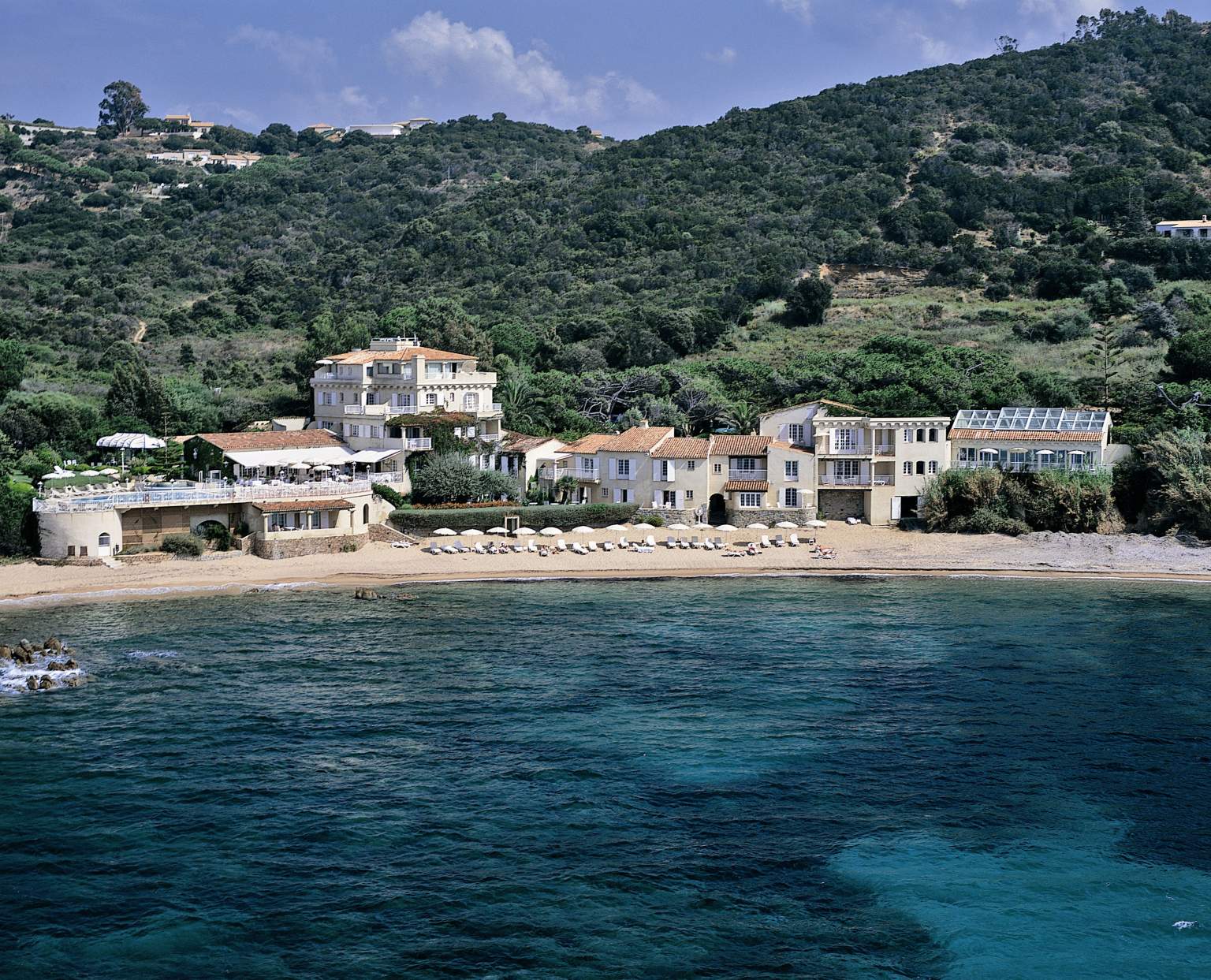 Hôtel 5 étoiles le maquis en bord de mer
